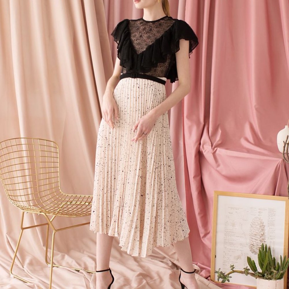 MATCHING PERFECTION RUFFLE PLEATED MIDI DRESS - Picture 6 of 6